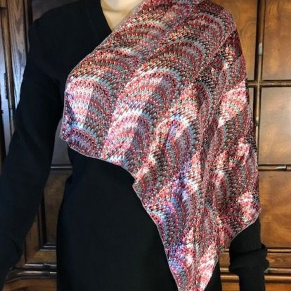 Silver Rouge Shadow Wave Neck Scarf - Picture 2 of 3